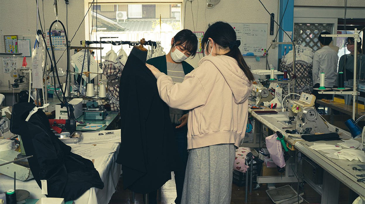 縫製をお願いしているスタジオ・エフさんと生地メーカーの宇仁繊維さんにお会いしてきました。 - KUDEN by TAKAHIRO SATO