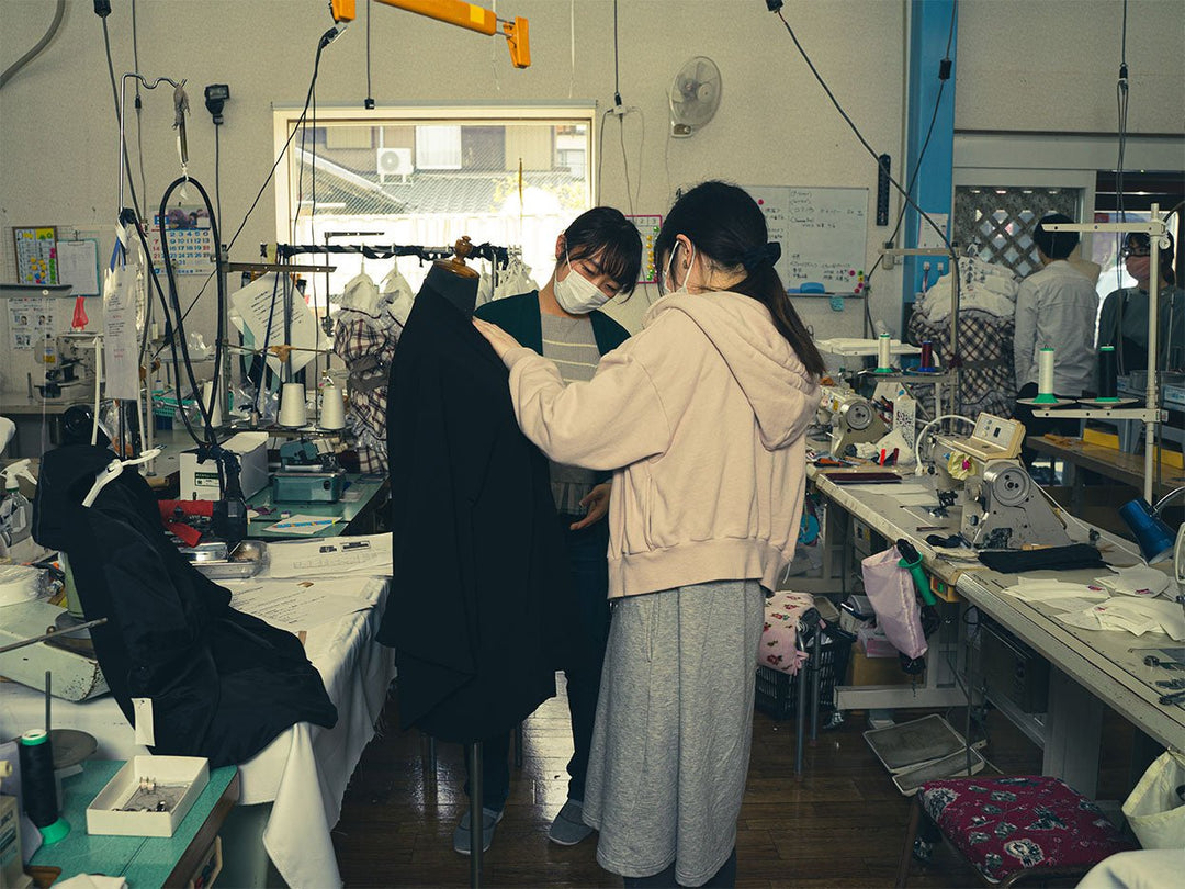 縫製をお願いしているスタジオ・エフさんと生地メーカーの宇仁繊維さんにお会いしてきました。