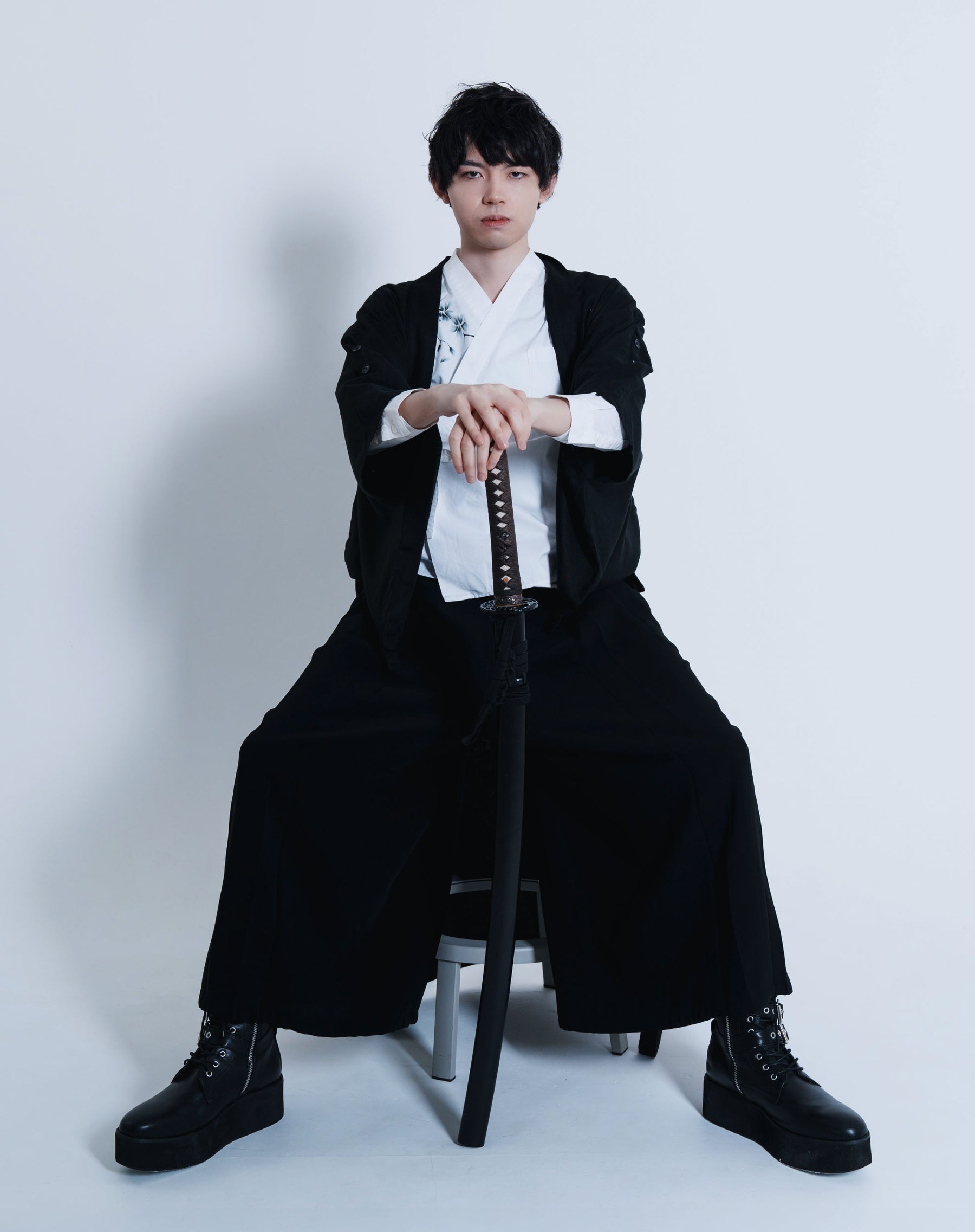 Jacket、Shirt、Pantsの3ピースで完成するSamurai Modeの全身シルエット