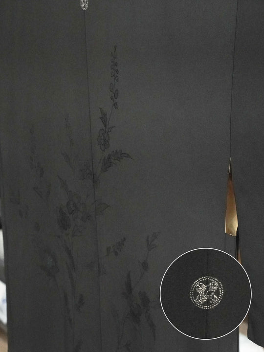 Black haori with embossed flower pattern [H-A22] - KUDEN by TAKAHIRO SATO