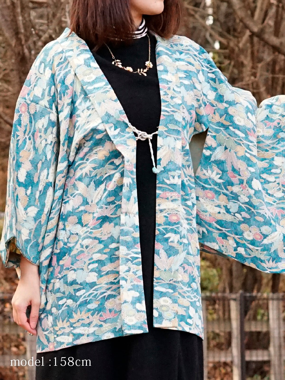 Japanese modern flower design light blue haori – KUDEN by