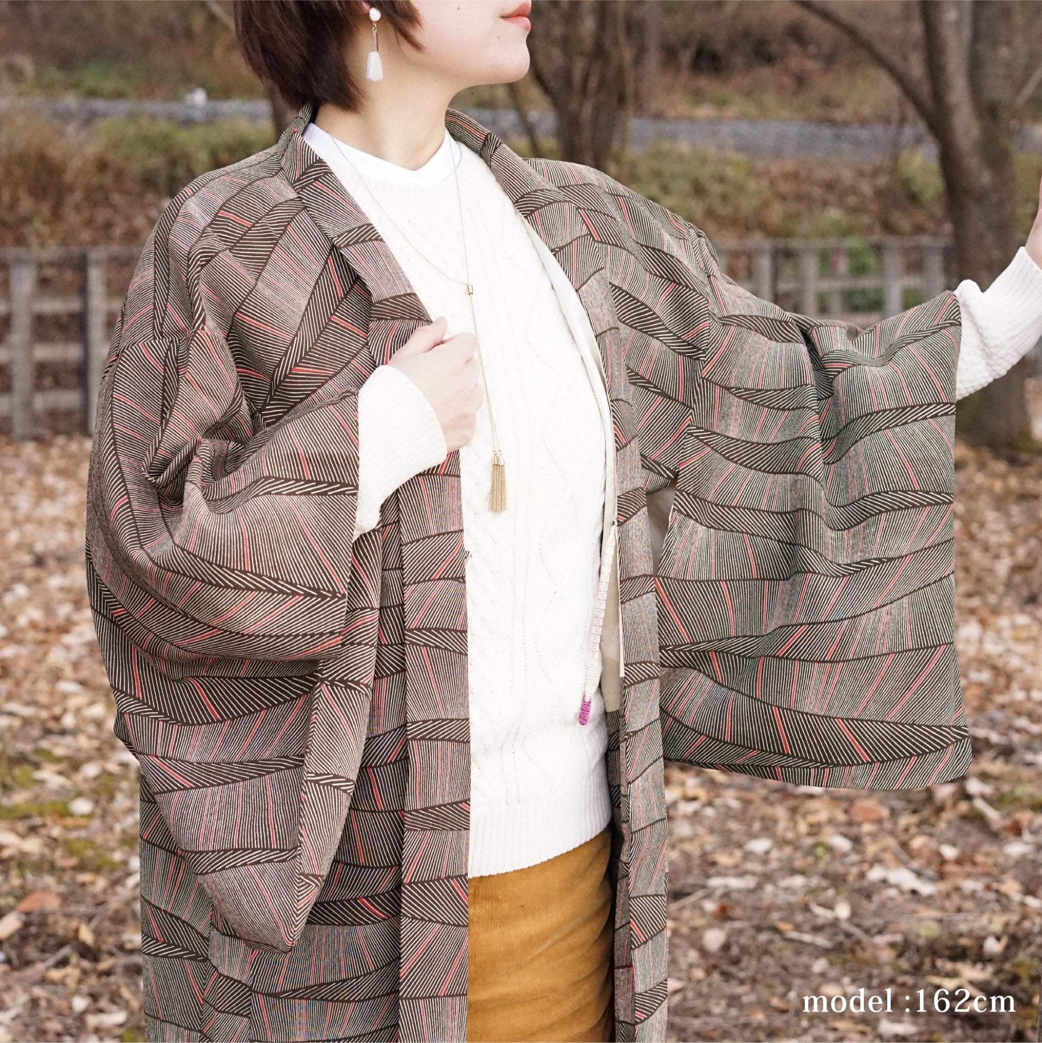 Light brown haori with pink line design,Japanese vintage kimono,womens haori Kimetsu no yaiba