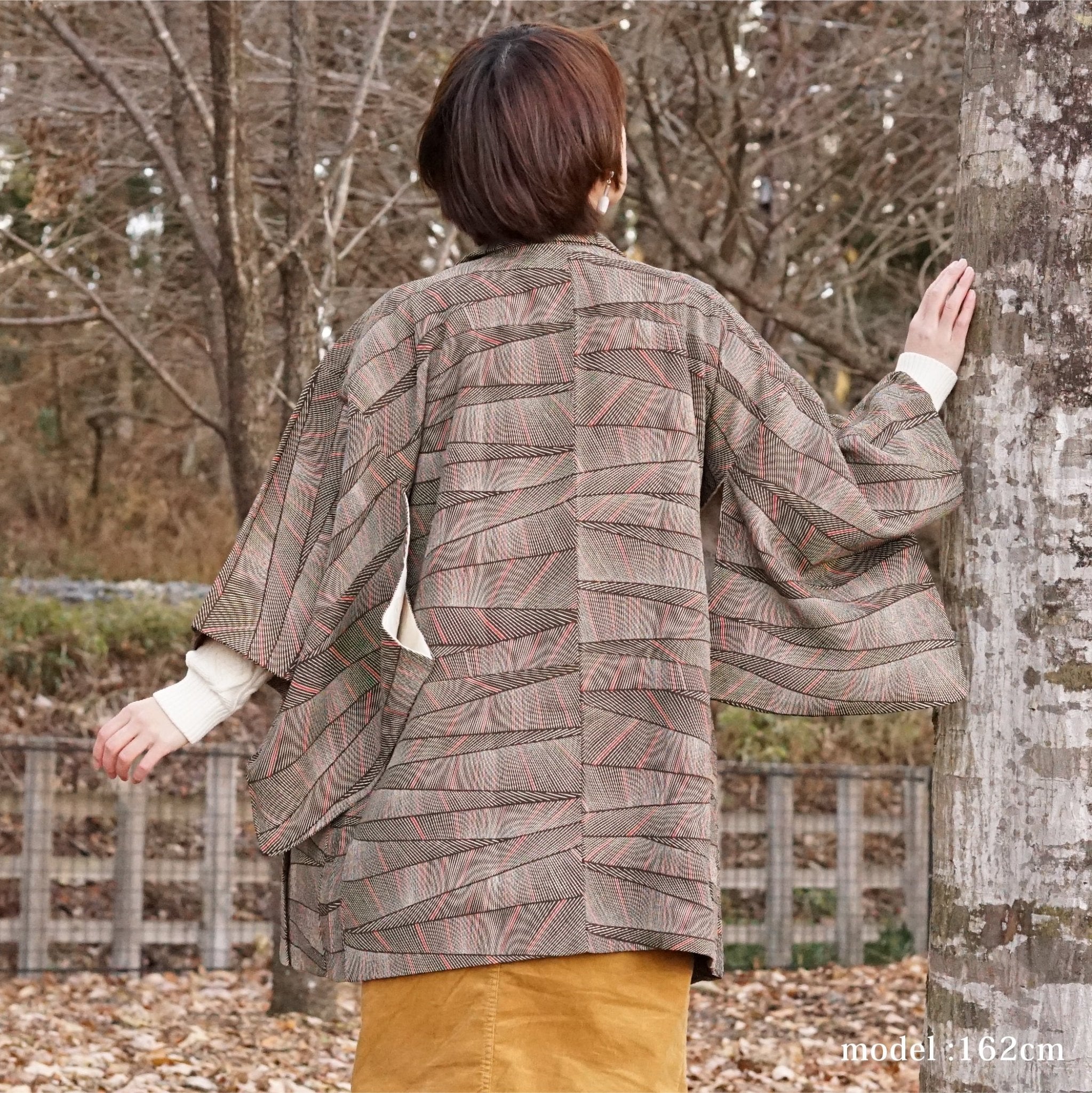 Light brown haori with pink line design,Japanese vintage kimono,womens haori Kimetsu no yaiba