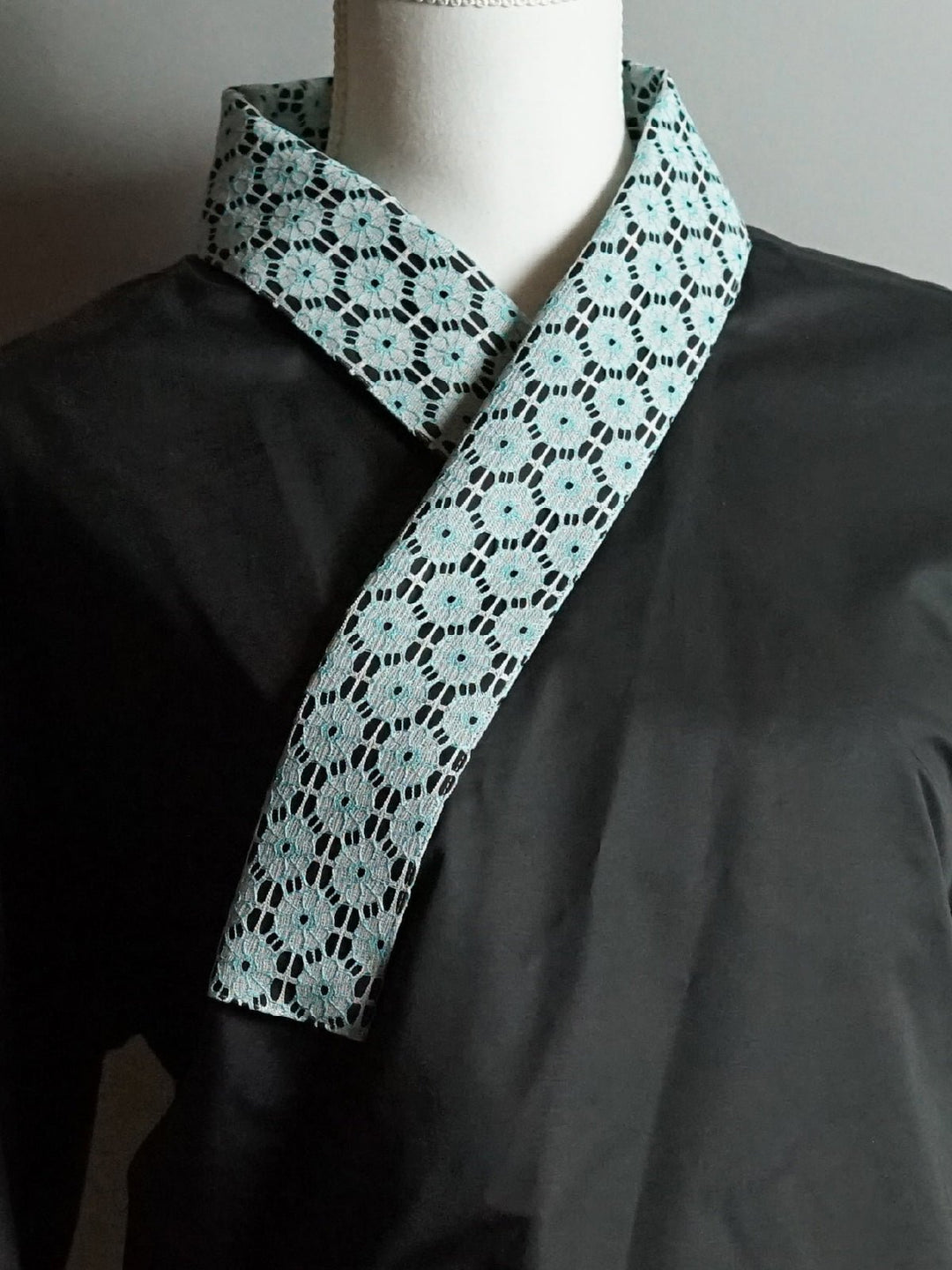 Attachable Lace collar Gerbera Black base for Juban Shirt - KUDEN by TAKAHIRO SATO