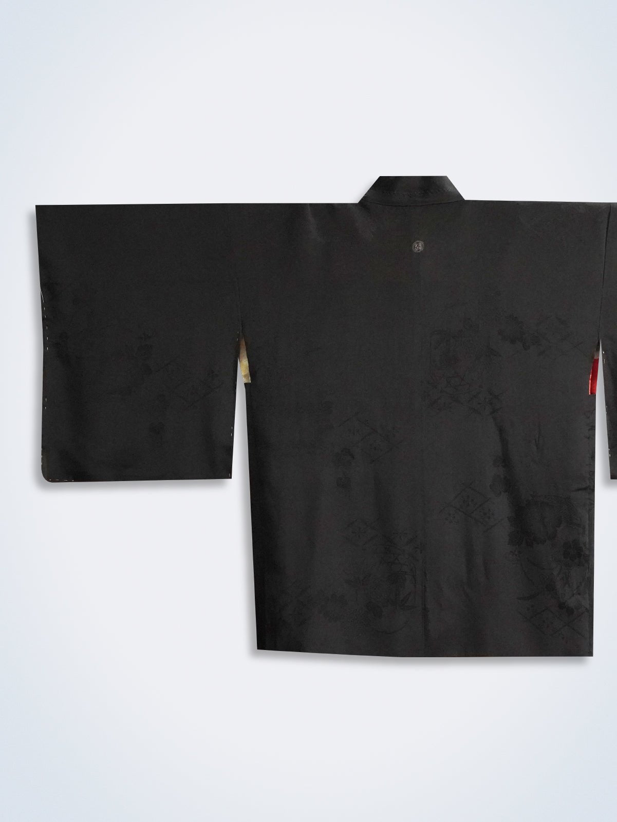 Black haori with embossed botanical design [H-A15] - KUDEN by TAKAHIRO SATO