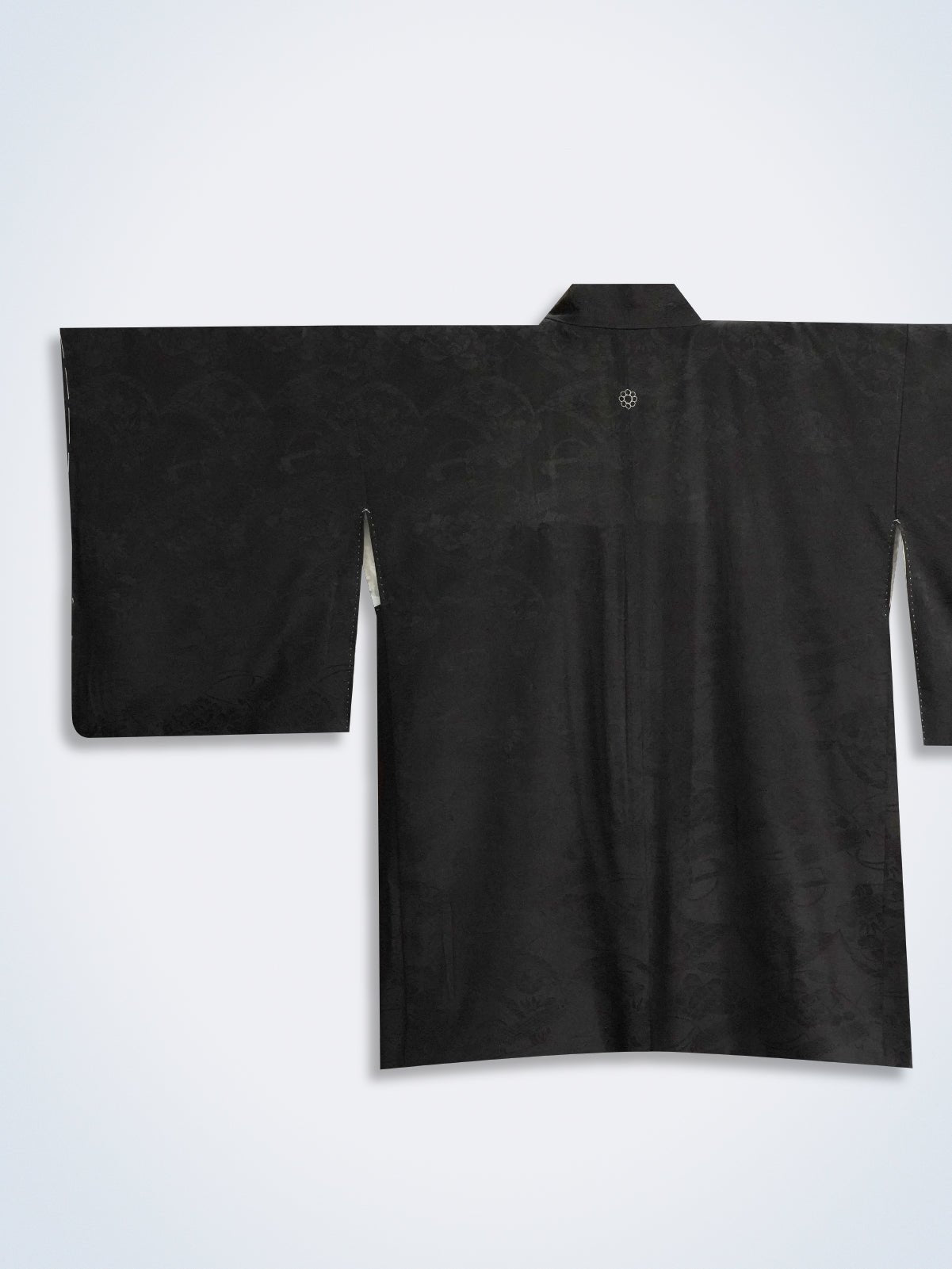 Black haori with embossed pattern [H-A17] - KUDEN by TAKAHIRO SATO