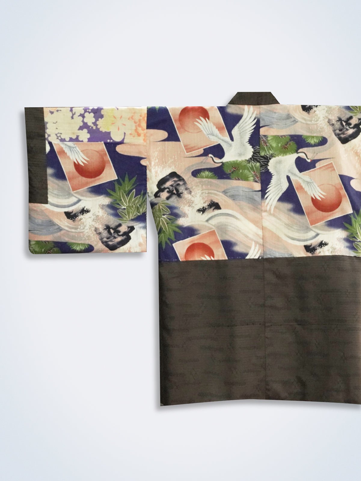 Black pattern haori with beautiful inner picture [H-A31] - KUDEN by TAKAHIRO SATO